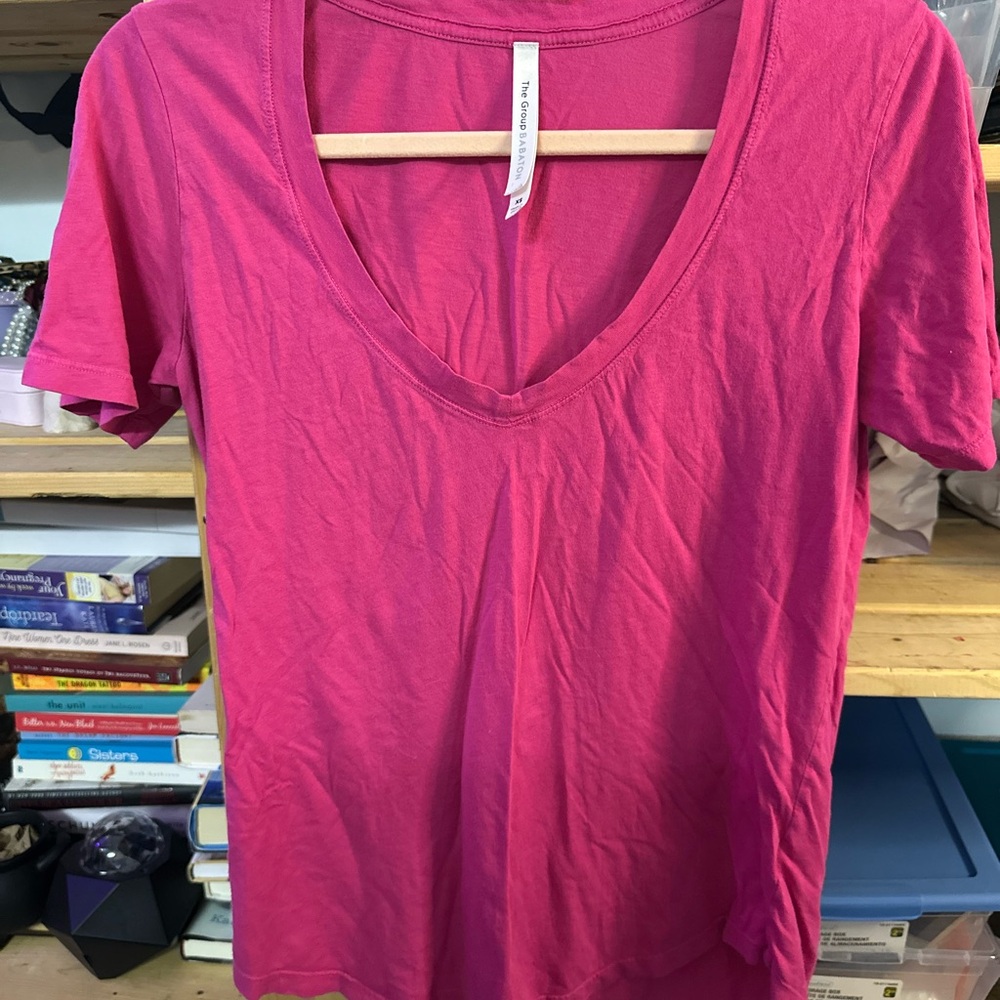 Babaton Fuchsia V-Neck Short Sleeve Tee